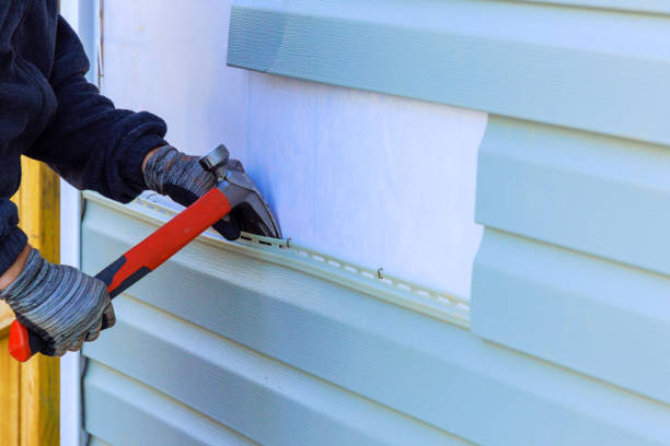Reliable Siding Repair contractor in Eaton Park, FL by Creative Siding